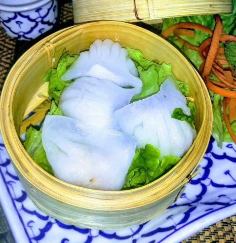 Découvrez Banthai à Toulon, un restaurant thaïlandais proposant une cuisine authentique et savoureuse. Plats traditionnels thaïs préparés avec des ingrédients frais. Réservez une table !