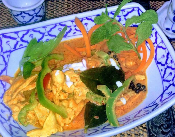 Découvrez Banthai à Toulon, un restaurant thaïlandais proposant une cuisine authentique et savoureuse. Plats traditionnels thaïs préparés avec des ingrédients frais. Réservez une table !