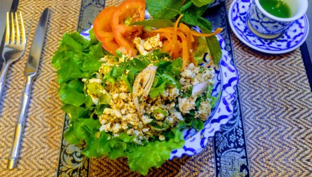 Découvrez Banthai à Toulon, un restaurant thaïlandais proposant une cuisine authentique et savoureuse. Plats traditionnels thaïs préparés avec des ingrédients frais. Réservez une table !