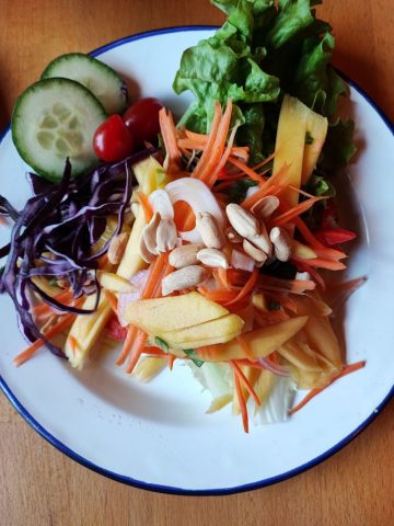 Découvrez Banthai à Toulon, un restaurant thaïlandais proposant une cuisine authentique et savoureuse. Plats traditionnels thaïs préparés avec des ingrédients frais. Réservez une table !